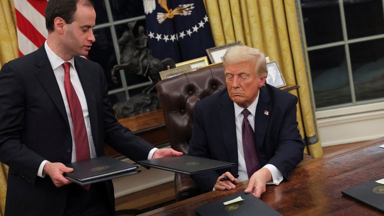 skynews-donald-trump-oval-office_6805931