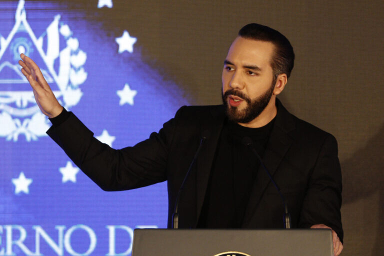Bukele dice que un El Salvador "sin muertos" "no es rentable" para las ONG de DD.HH.