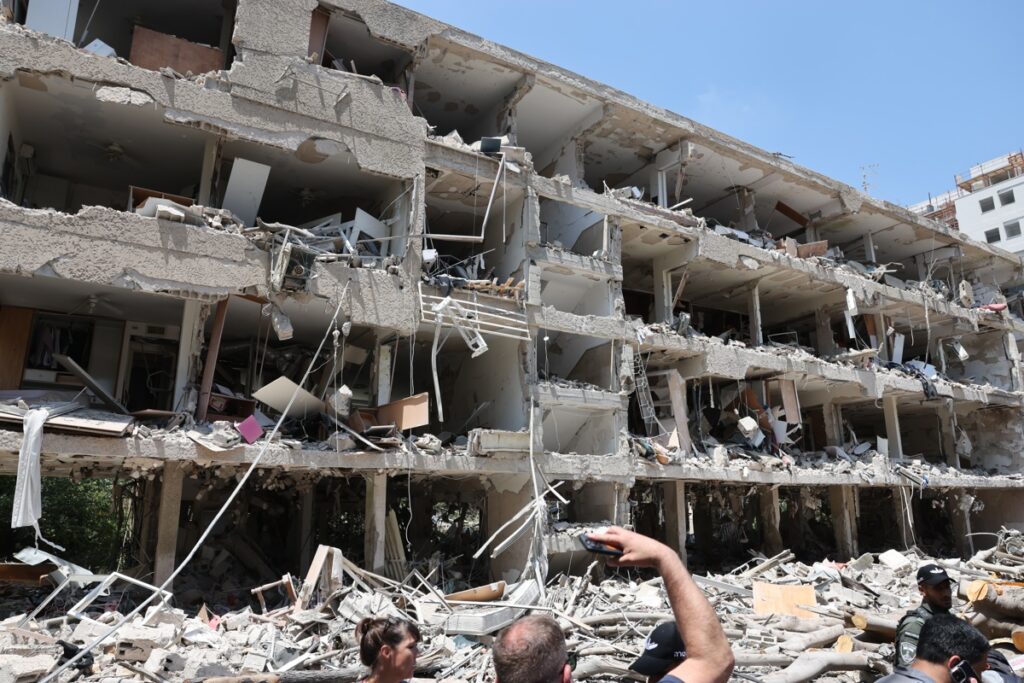 Iranian missile strike on Tel Aviv