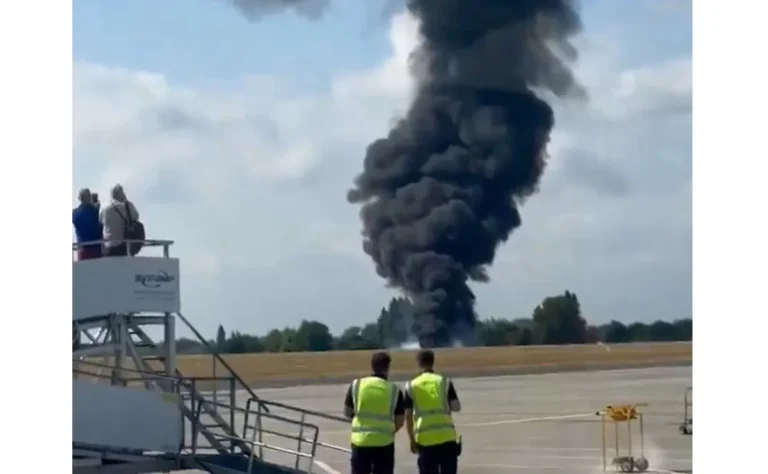 aeronave-se-estrella-en-el-aeropuerto-ingles-de-southend