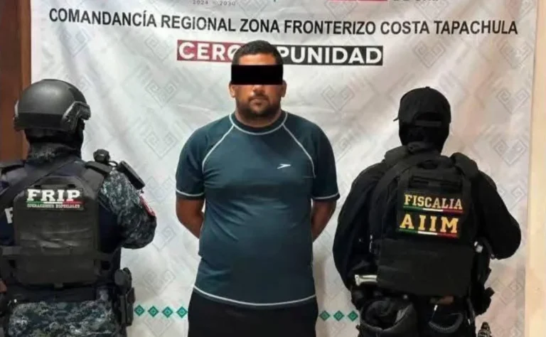 jose-heriberto-n-maestro-de-preparatoria-en-pijijiapan-chiapas-detenido-por-acoso-sexual-a-alumna