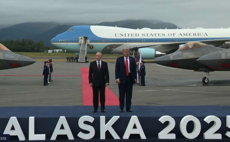 donald-trump-y-vladimir-putin-en-anchorage-alaska