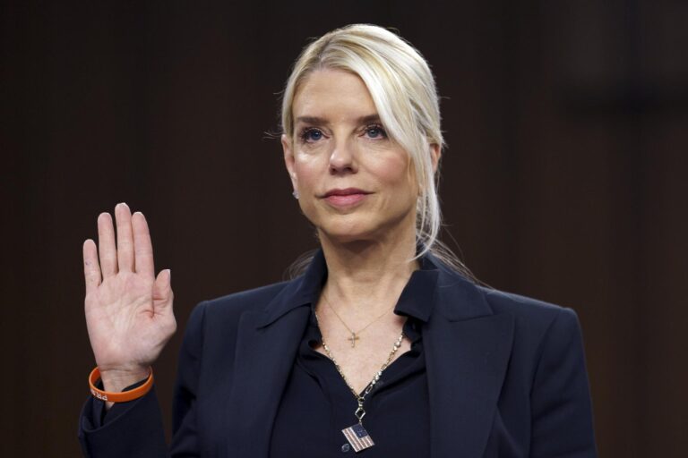 Fiscal de EE.UU. ordena crear lista de “terroristas domésticos” y sistema de recompensas